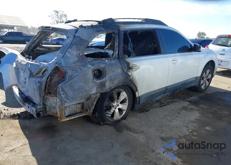 2011 Subaru Outback 2.5I Premium из США, поврежденный, VIN 4S4BRBFC7B3443254